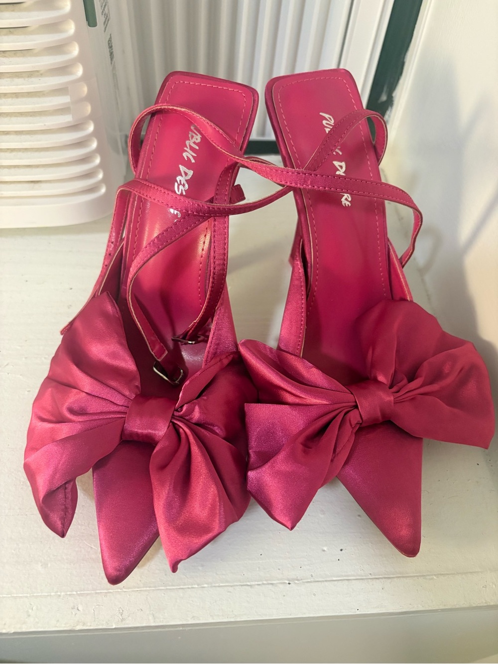 Amazon Fuchsia Bow-Embellished Pointed-Toe Slingback Heels